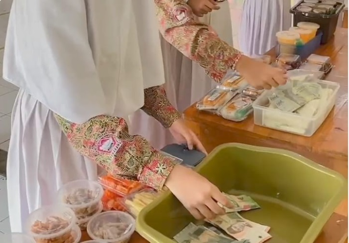 Implementasi Pendidikan Anti Korupsi (PAK) di SD Kemala Bhayangkari 04 melalui metode habituasi